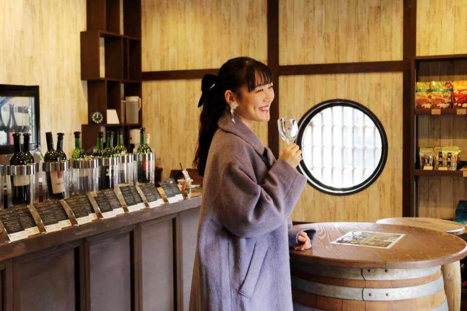 新潟県内の全ワイナリーのワインが有料試飲で愉しめる 月岡温泉街／新潟ワイン premium TASTE 香 KAORI
